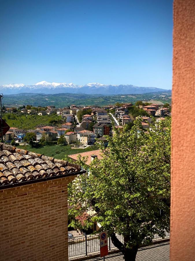 B&B Terrazza Sul Borgo Mogliano Exterior foto